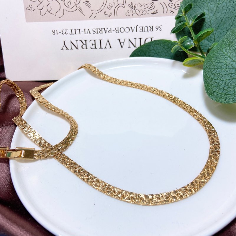 [Western Antique Jewelry] Sand Gold Foil Gold Feeling Personalized Soft Cuban Necklace Overlapping Texture Necklace - Necklaces - Precious Metals Gold