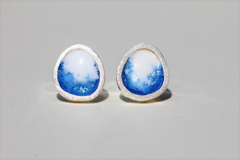 Earrings and cloisonne with the image of cool water and ice - ต่างหู - วัสดุอื่นๆ สีน้ำเงิน