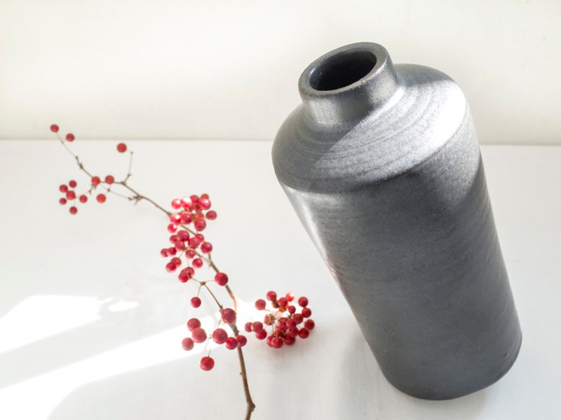 【Persistent】 tube flower · hand pull embryo glaze burning - Plants - Pottery Black