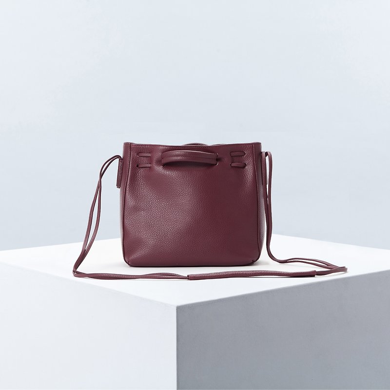 Clyde Cloud XS Leather Bucket Bag in Aubergine Color - Drawstring Bags - Genuine Leather Red