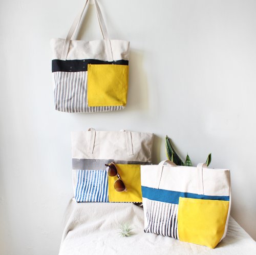 Silk-printed canvas bag printed on both sides. The thick black horizontal strip in the upper left corner of the first picture is HotSummerHotSummer.