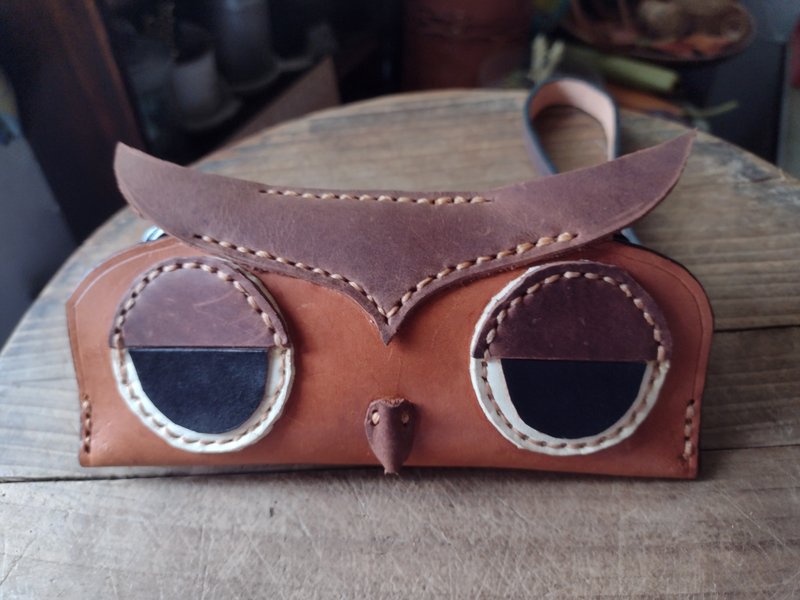 Owl Vintage Caramel Pure Leather Glasses Case - Lettering on the back - Glasses & Frames - Genuine Leather Brown