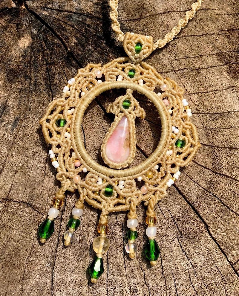 マクラメコードで編んだネックレス、ピンクオパール石。 (調節可能なサイズ) - ネックレス - 宝石 