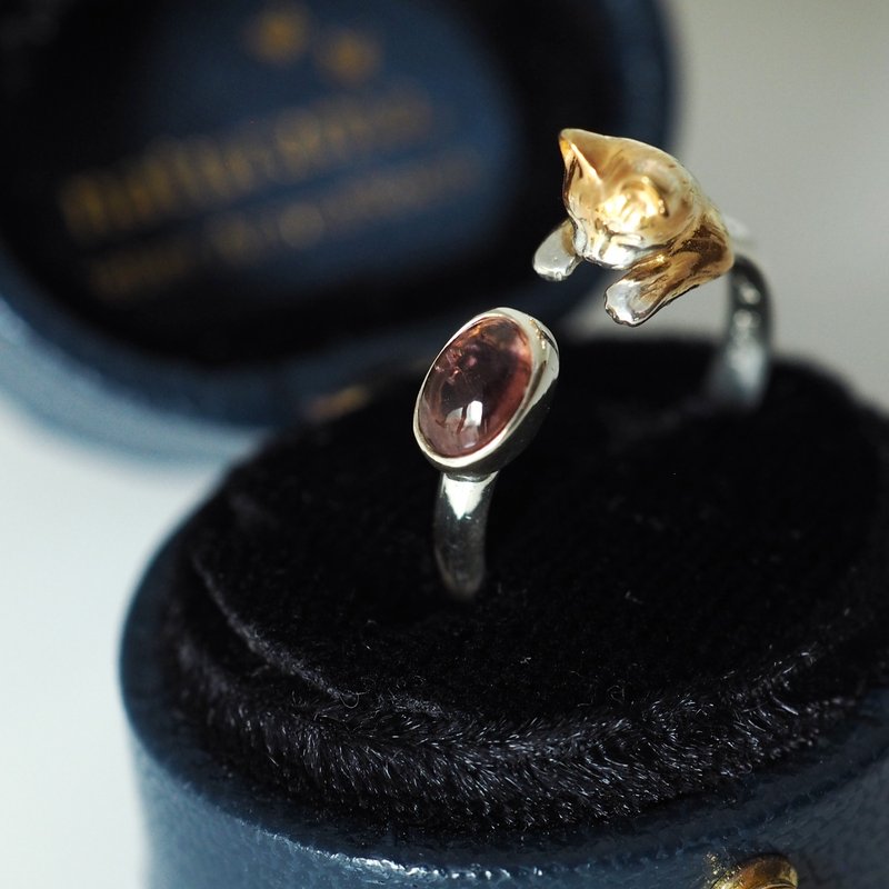 Sleeping brown and white cat and pink tourmaline silver ring - แหวนทั่วไป - เงินแท้ สีเงิน