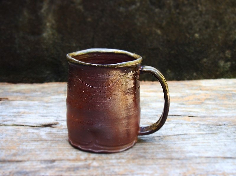 Bizen beer mug b5-035 - เซรามิก - ดินเผา สีนำ้ตาล