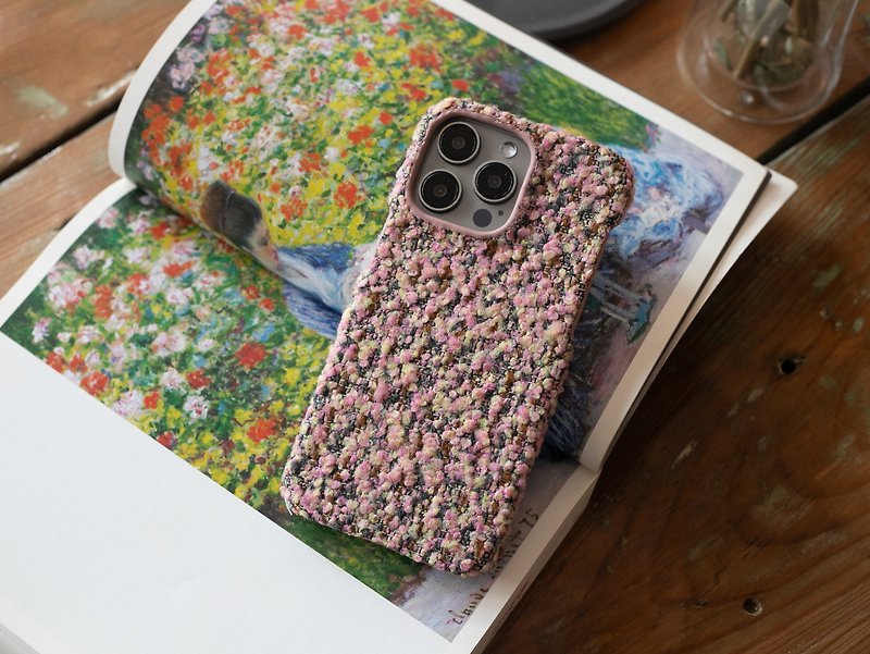 Tweed Baby Pink Spring Phone Cover for iPhone 15 Pro Galaxy S24 - เคส/ซองมือถือ - ผ้าฝ้าย/ผ้าลินิน สึชมพู
