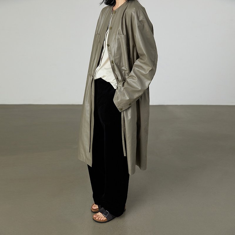 Gray green oilcloth drawstring waist glossy mid-length windbreaker jacket Gaoguo GAOGUO original designer women's clothing - Women's Blazers & Trench Coats - Polyester Green