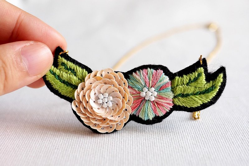 黑夜系﹣粉紅之夜手工刺繡項鍊．可客製化 - 頸鏈 - 繡線 粉紅色