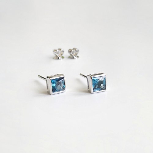 Joyce Wu Handmade Jewelry 限量現貨 - 天然拓帕石 深孔雀藍 方形 純 18K 白金耳環 0.766 ct