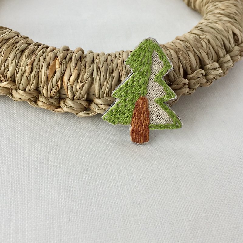 Brooch / Nuan's Forest / Khaki - 胸針 - 繡線 綠色