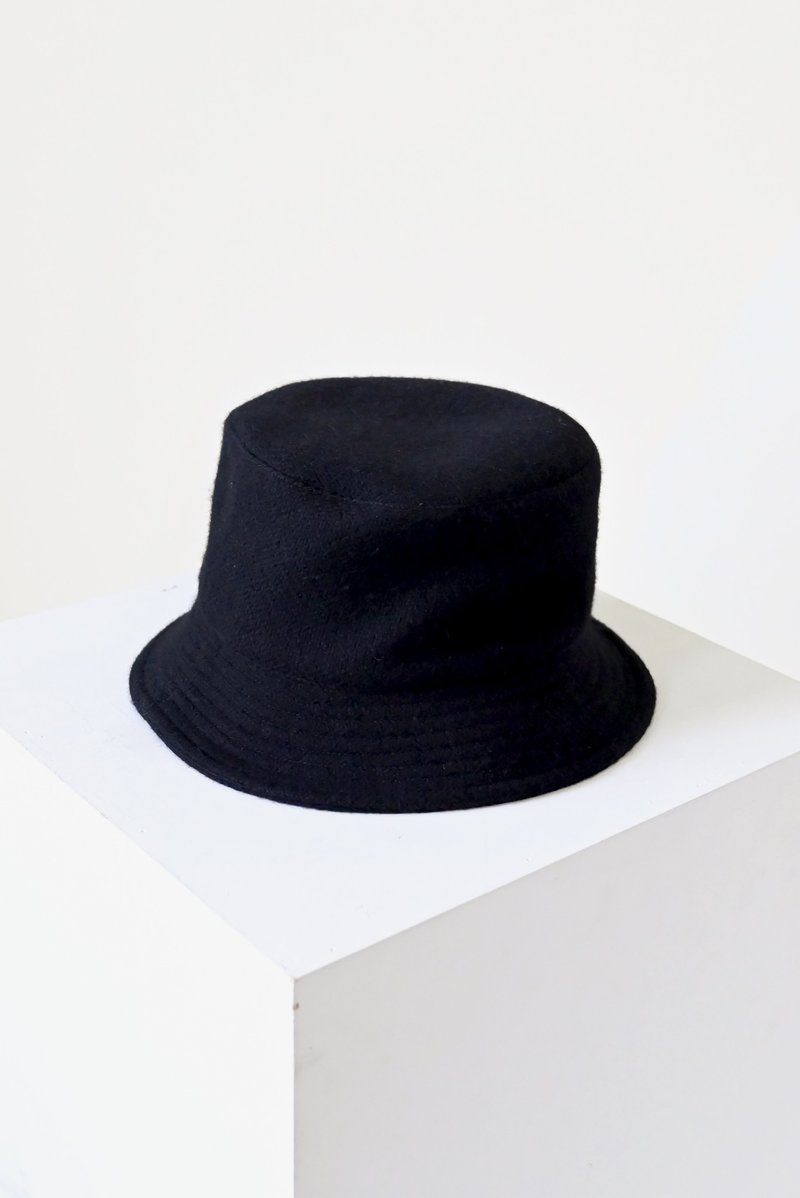 Shan Yong black wool bucket hat - หมวก - ขนแกะ 