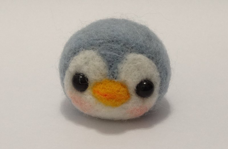 Penguin Head - Wool felt  (key ring or Decoration) - Keychains - Wool Blue