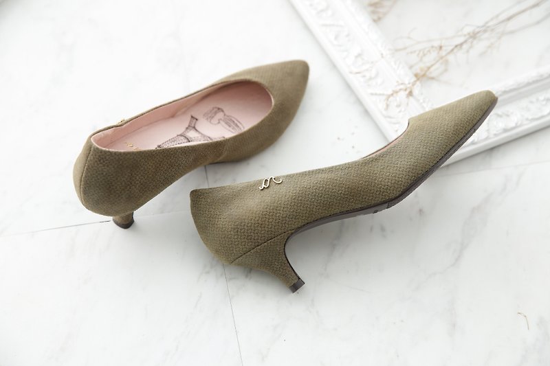 アテナ -  Wenqing Qiuxiangグリーン - 細かいベルベット指摘された革のローヒールの靴（完売していない） - スリッポン - 革 グリーン