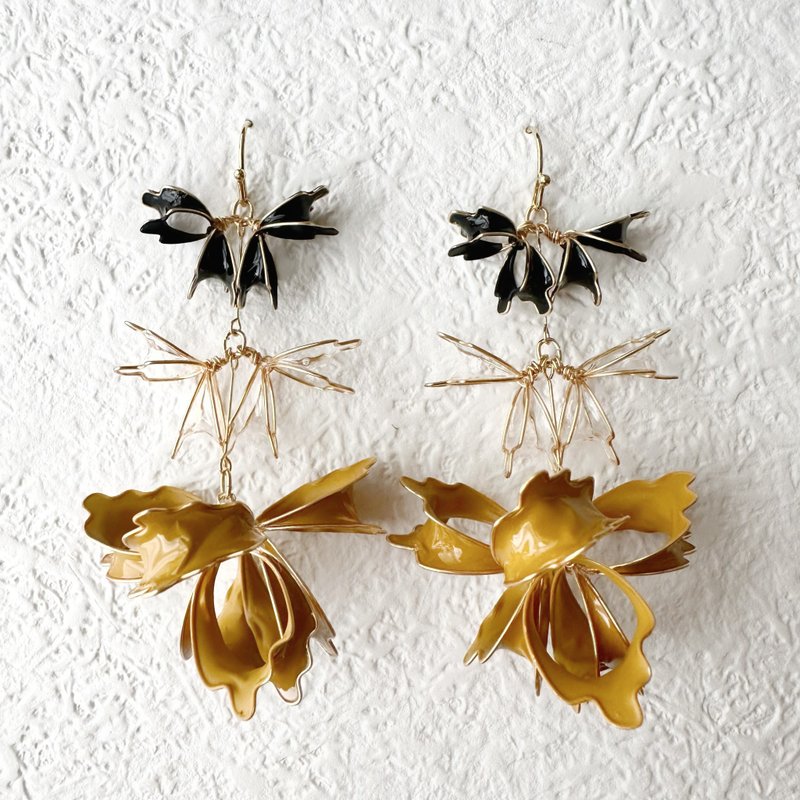 Flower-inspired wire accessories - Earrings & Clip-ons - Other Metals 