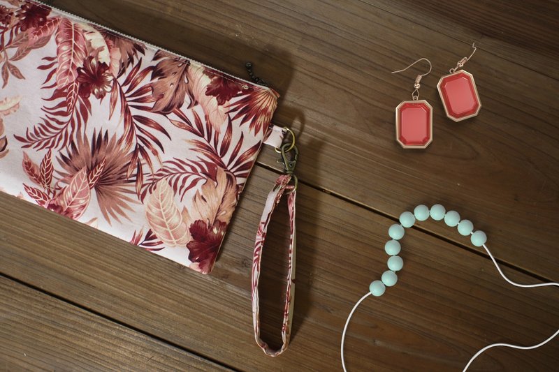 Walk the series of mobile phone bags / hand bag / limited hand bag / hibiscus / stock - กระเป๋าคลัทช์ - ผ้าฝ้าย/ผ้าลินิน สีแดง