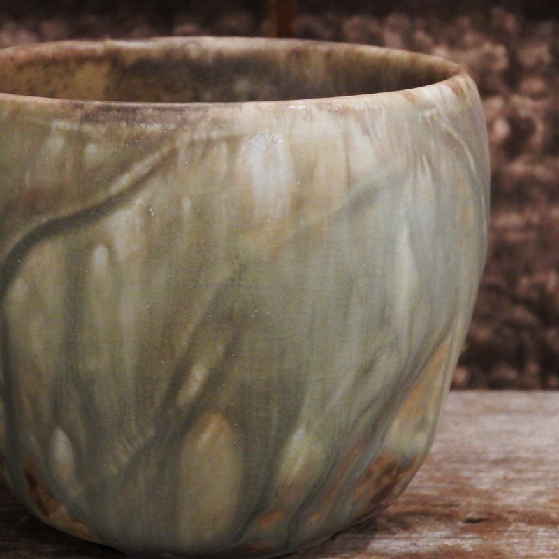 Wood-fired porcelain clay ash-glazed tea bowl/matcha tea bowl/hand bowl - ถ้วย - ดินเผา สีดำ