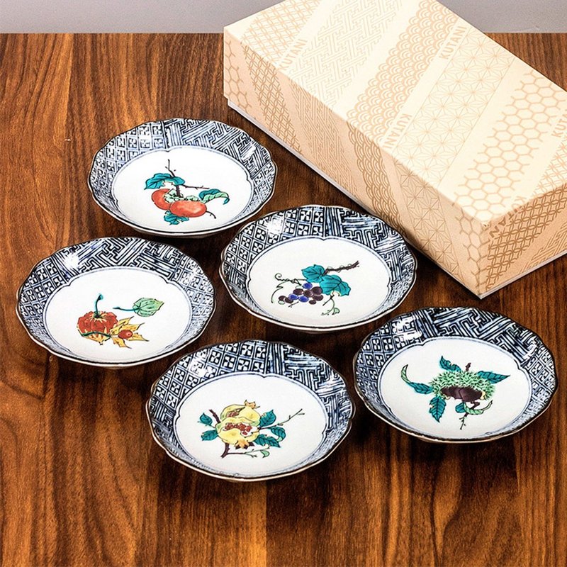 Japanese imported Jiugu burn white elegant fruit painting style ceramic small lace plate dessert plate fruit snack plate small dish plate - Plates & Trays - Porcelain 