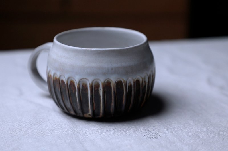 春郎陶-刻紋撞色馬克杯300ml - 咖啡杯/馬克杯 - 陶 