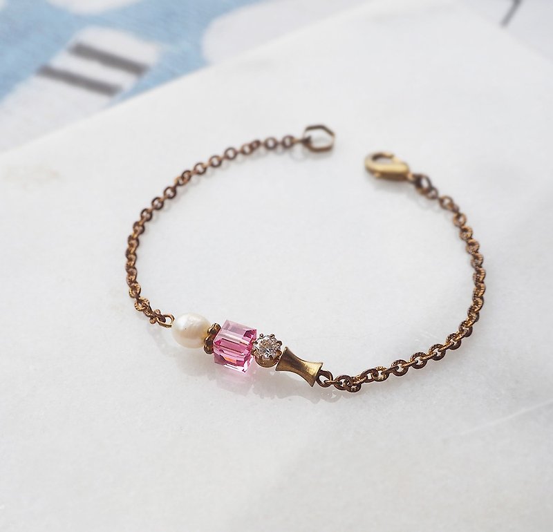majime peach pink squares Austrian crystal jewelry natural pearl Stone light yellow Bronze bracelet B35 - สร้อยข้อมือ - คริสตัล สึชมพู