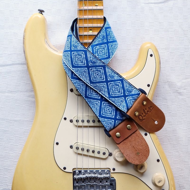 Triangle indigo Guitar Strap - กีตาร์เครื่องดนตรี - หนังแท้ สีน้ำเงิน