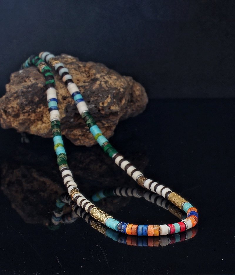 Turquoise Heishi 4mm Choker with Hematite and wood beads - สร้อยคอ - เครื่องเพชรพลอย 