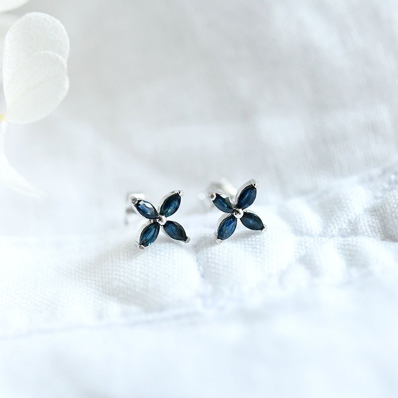 Increased charisma, victory luck, money luck, etc. Flower blue sapphire earrings September birthstone - ต่างหู - เครื่องเพชรพลอย สีน้ำเงิน