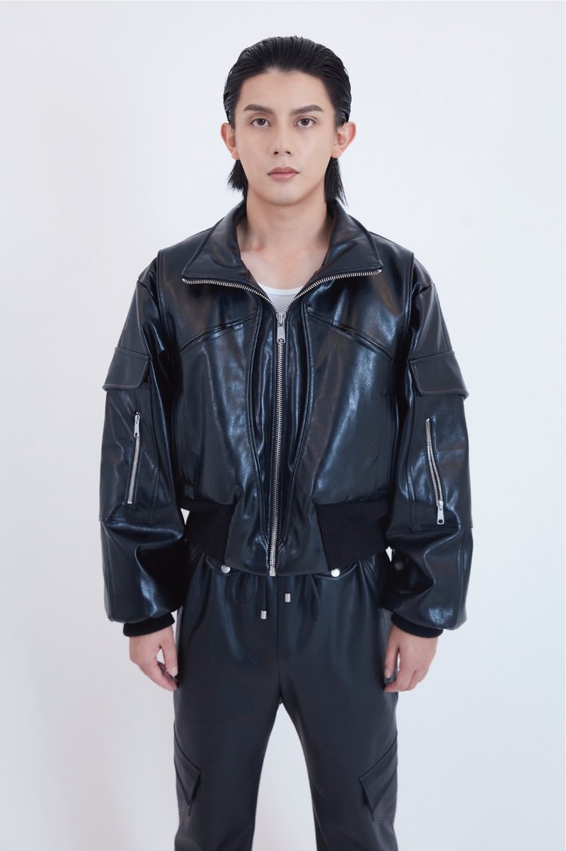 Cropped Leather Bomber Jacket - เสื้อโค้ทผู้ชาย - หนังเทียม สีดำ