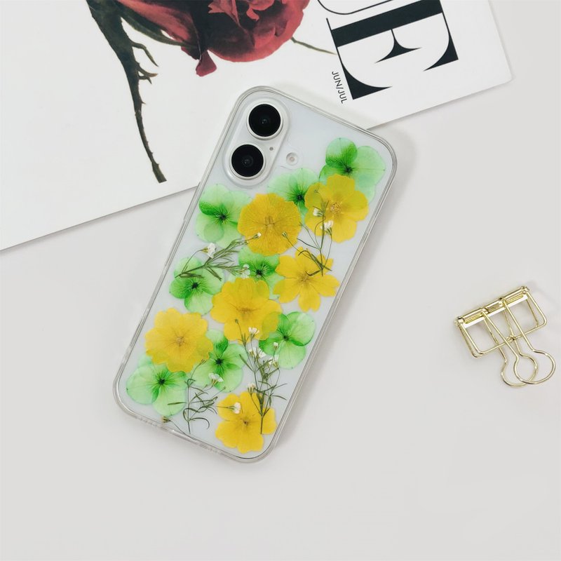 Yellow Green Dried Flower Pressed Flower Phone Case for iPhone 16 Samsung S A - เคส/ซองมือถือ - พืช/ดอกไม้ 