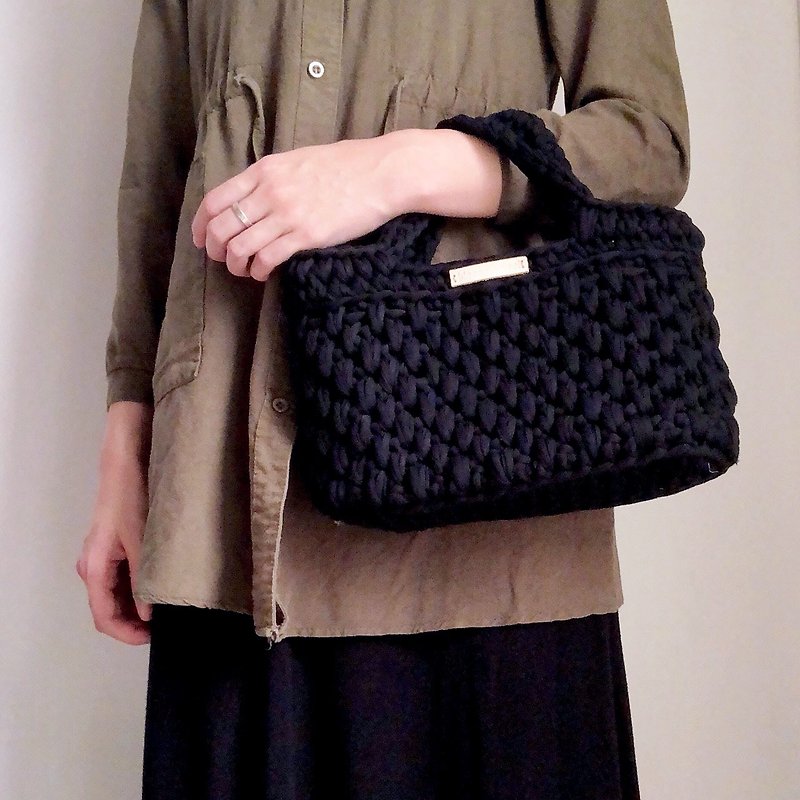 Crochet _ a little weight tote bag _ monochrome choose their own - Handbags & Totes - Cotton & Hemp Black