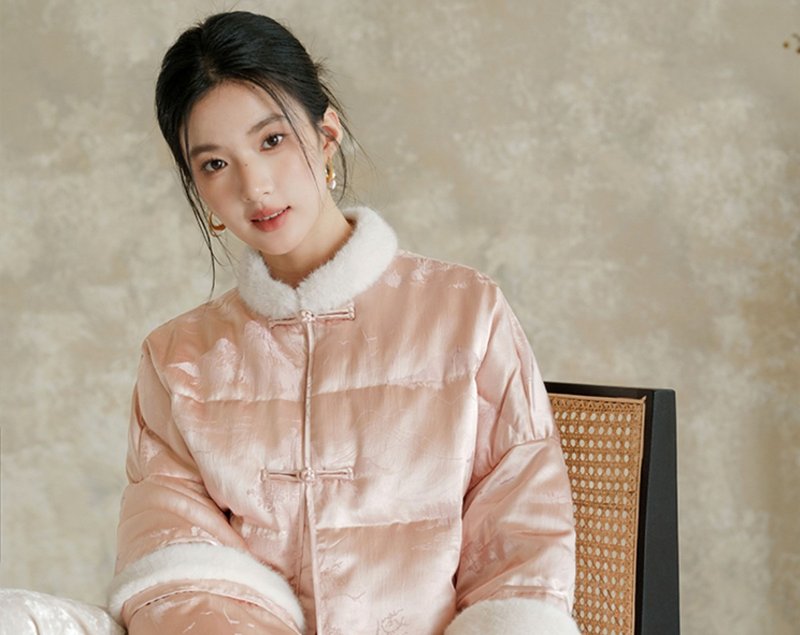 新中式復古中國風 丹青繪山河 提花兔毛領羽絨服 - 女上衣/長袖上衣 - 聚酯纖維 粉紅色
