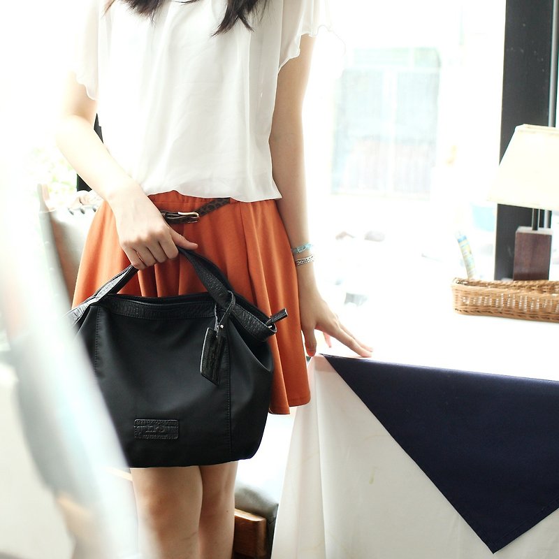 FUGUE Origin Lightweight Fashion - Cowhide MIX Nylon Tag Bag - Ink Black - Handbags & Totes - Waterproof Material Black