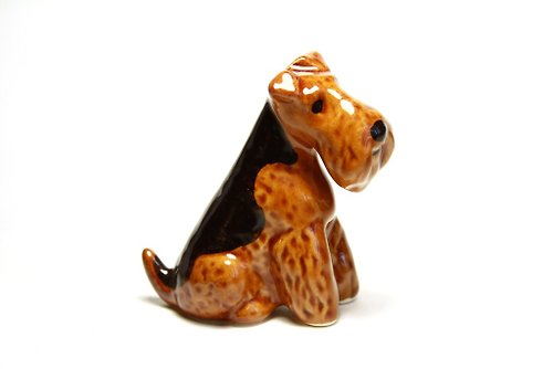 ウェルシュテリア、エアデールテリア犬の置物陶器手作り、小像