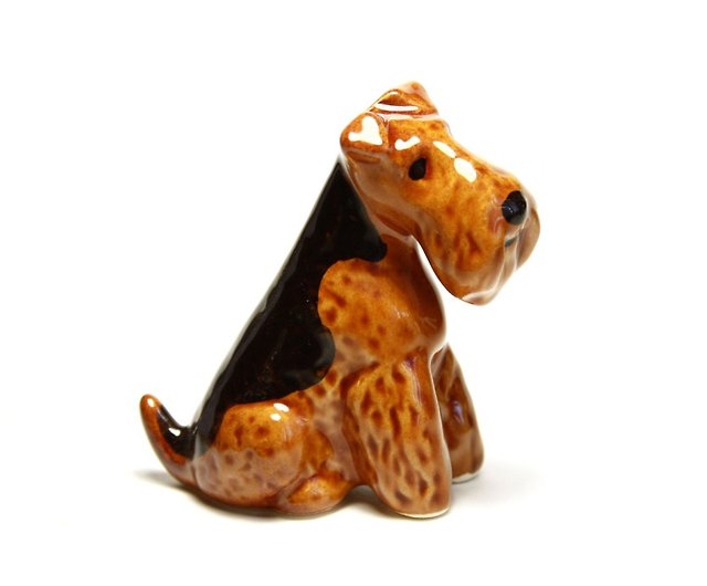 ウェルシュテリア、エアデールテリア犬の置物陶器手作り、小像 