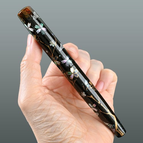 レトロなデザインの銅鑼と撥 CYPRESS【螺鈿富士桜】伝統工芸漆芸万年筆 限定デザイン