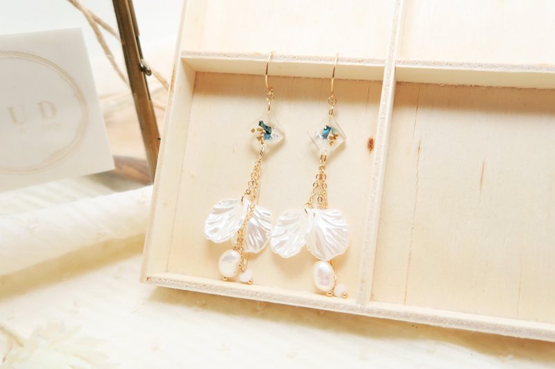 Freshwater Pearls/Abalone Shell/Tassel/14K Hypoallergenic Earrings/Clip-on - ต่างหู - ไข่มุก ขาว