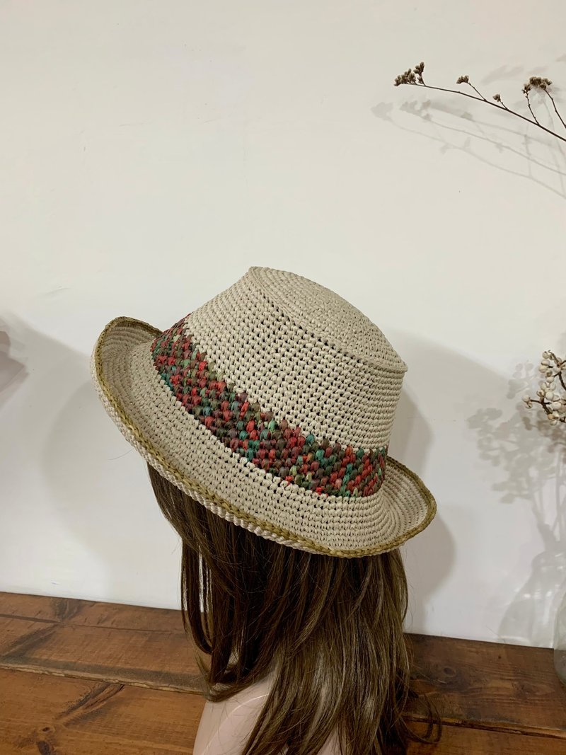 Handmade longboard bucket hat. Cream/red and green space dye. Sun hat, paper hat, straw hat - Hats & Caps - Paper 