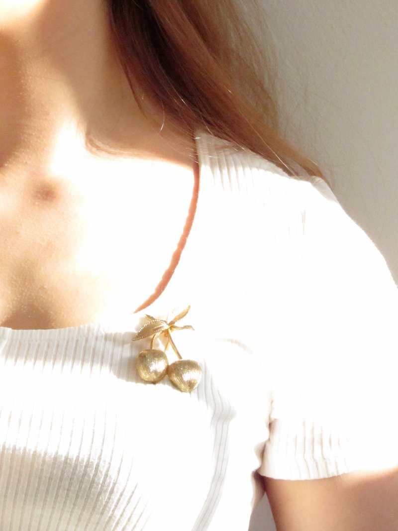 Vintage Cherry Gold Statement Brooch Pin - 胸針 - 貴金屬 金色
