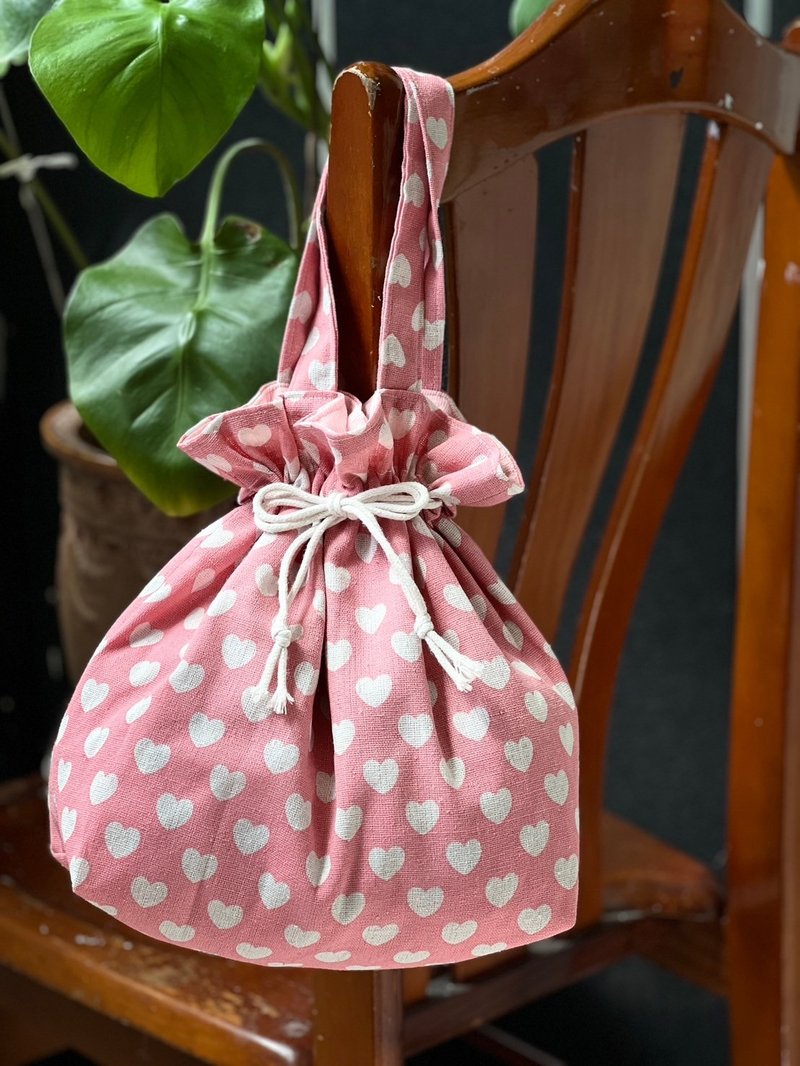 From2j4手工布包_花路手提袋(愛心花紋) - 手提包/手提袋 - 棉．麻 粉紅色