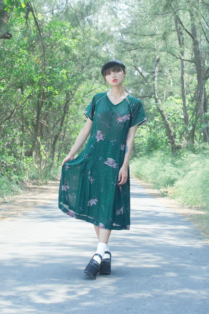 綠色水玉圖騰馬車短袖古著洋裝 - 洋裝/連身裙 - 聚酯纖維 綠色