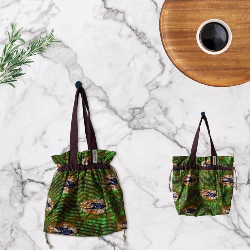 Drawstring bag African wax print  Handmade - 手提包/手提袋 - 棉．麻 綠色