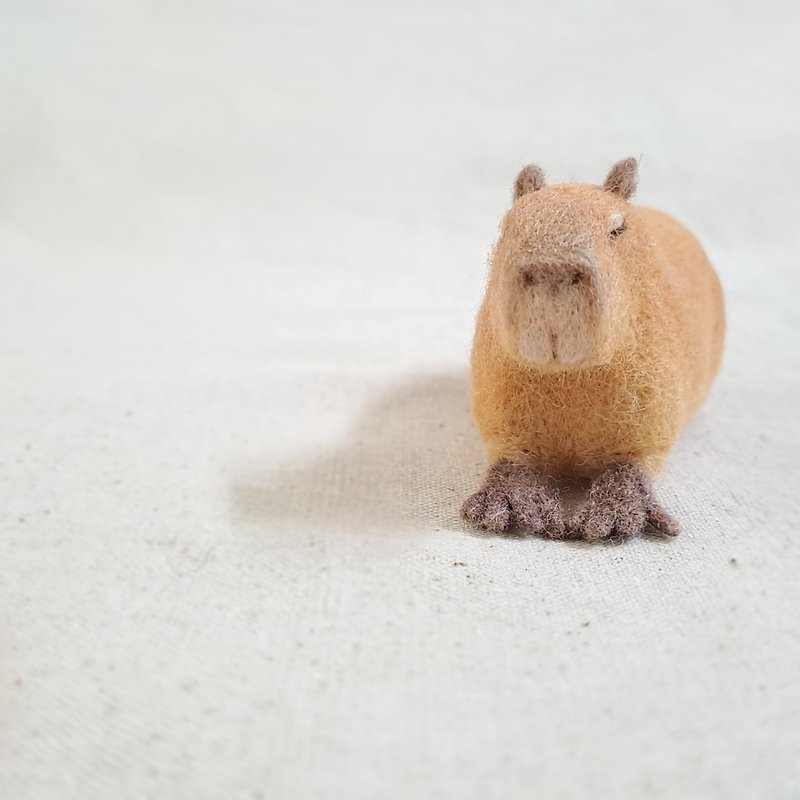 Capybara wool felt prone capybara wool felt ornaments decoration healing - ของวางตกแต่ง - ขนแกะ สีส้ม