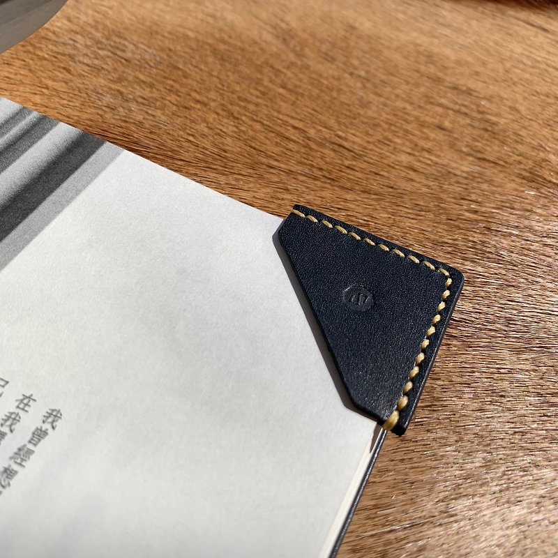 Page corner clips - Bookmarks - Genuine Leather Black