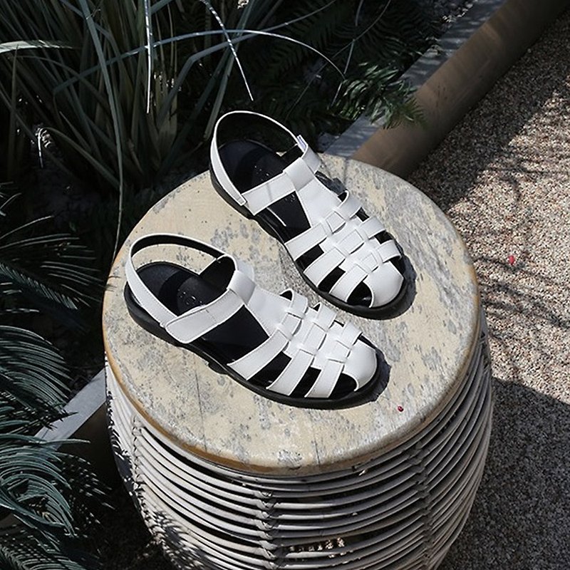 PRE-ORDER – MACMOC Super  (WHITE) Sandals - รองเท้ารัดส้น - วัสดุอื่นๆ 