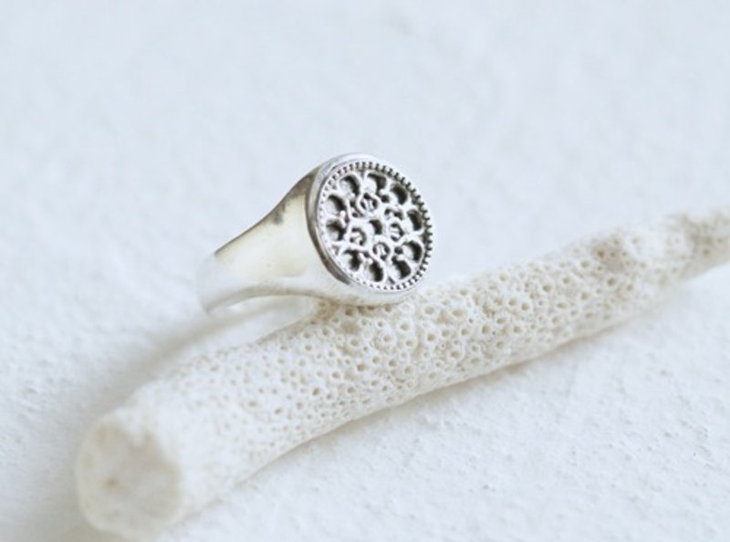 Circle Signet Ring - แหวนทั่วไป - เงินแท้ สีเงิน