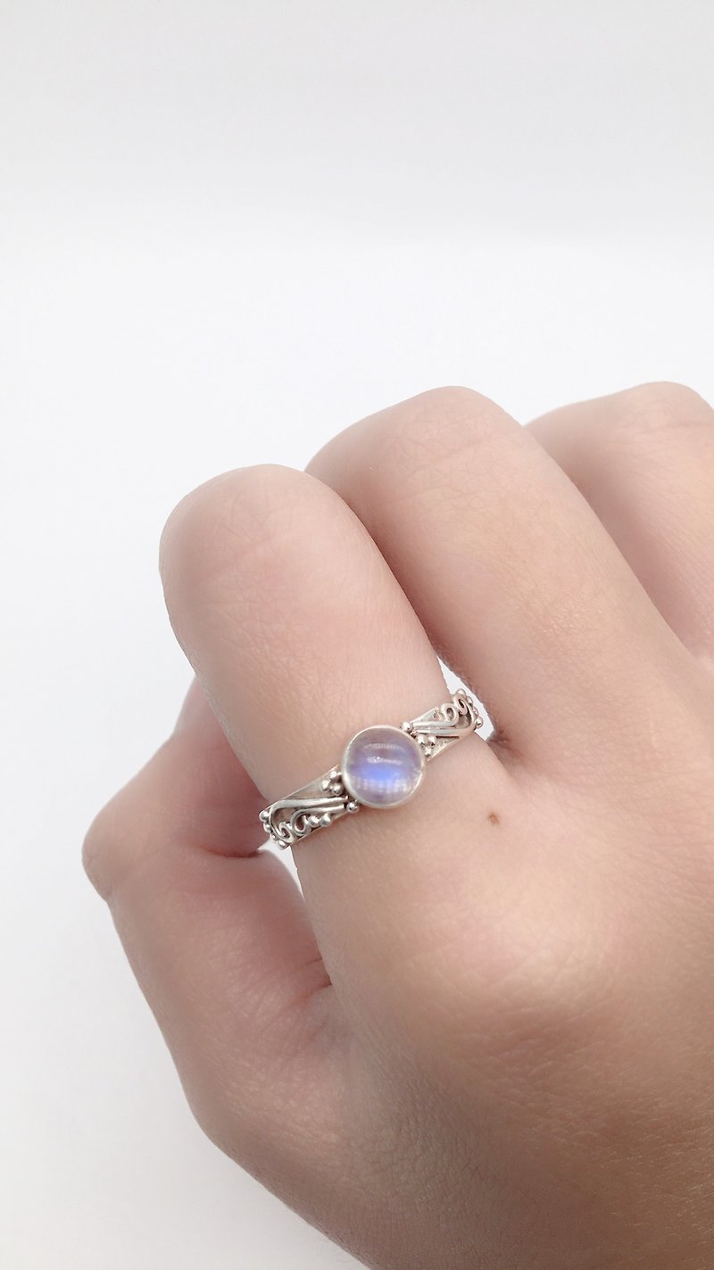 月光石925純銀側銀雕異國設計戒指 尼泊爾手工鑲嵌製作-款式1 - 戒指 - 寶石 藍色