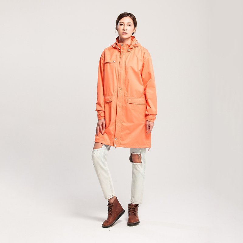 (完售)【MORR】LoRain中性風衣式外套-蜜桃橘 - 女西裝外套 - 防水材質 橘色
