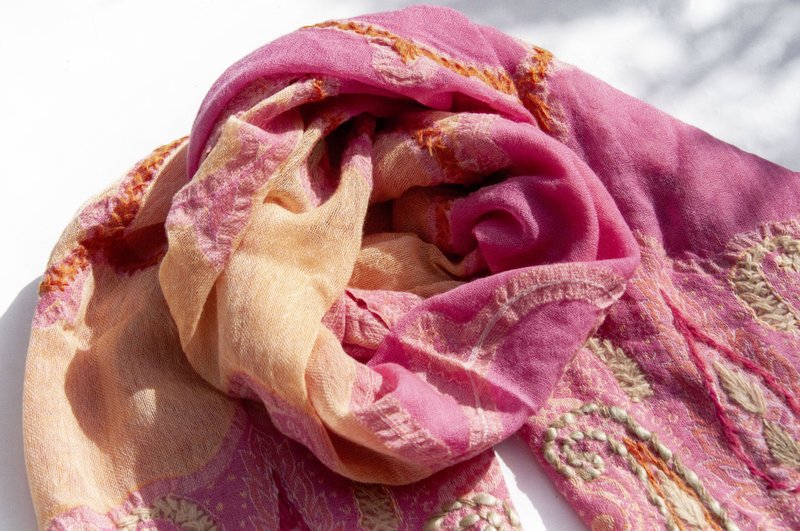 喀什米爾Cashmere/水煮羊毛披肩/針織圍巾/刺繡圍巾/羊絨披巾-花 - 圍巾/披肩 - 羊毛 粉紅色
