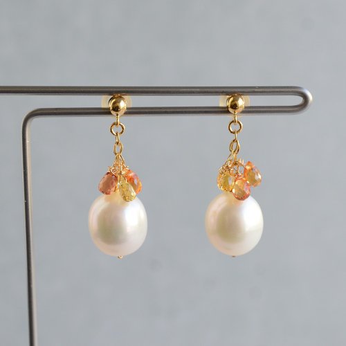 JEWELRY and PEARL FUKUDA 白色蝴蝶珍珠和花式藍寶石耳環 日本製造 耳夾耳環