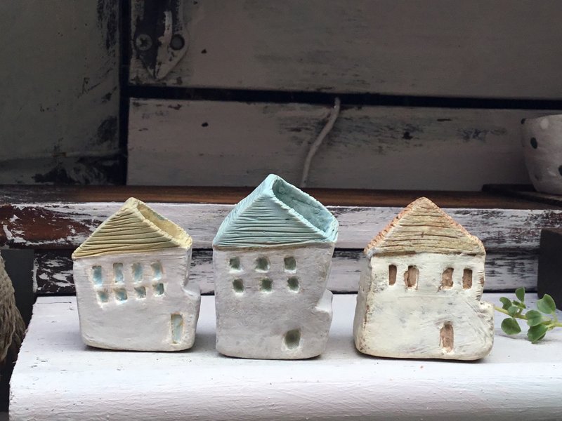 Pottery/little house - Stuffed Dolls & Figurines - Pottery White