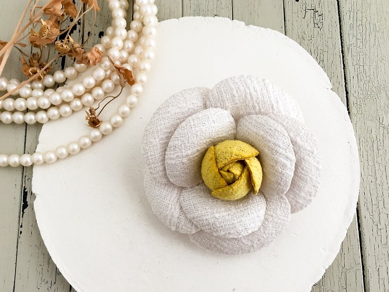 Corsage: 2 TONE, Camellia Yellow × Ivory - Brooches - Polyester Yellow